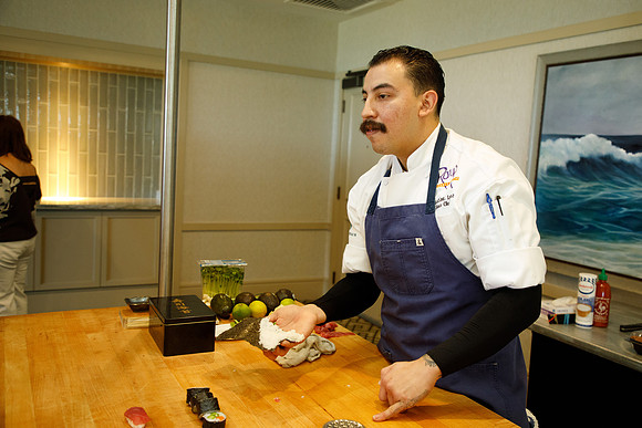ThuSushi014_ELL59386